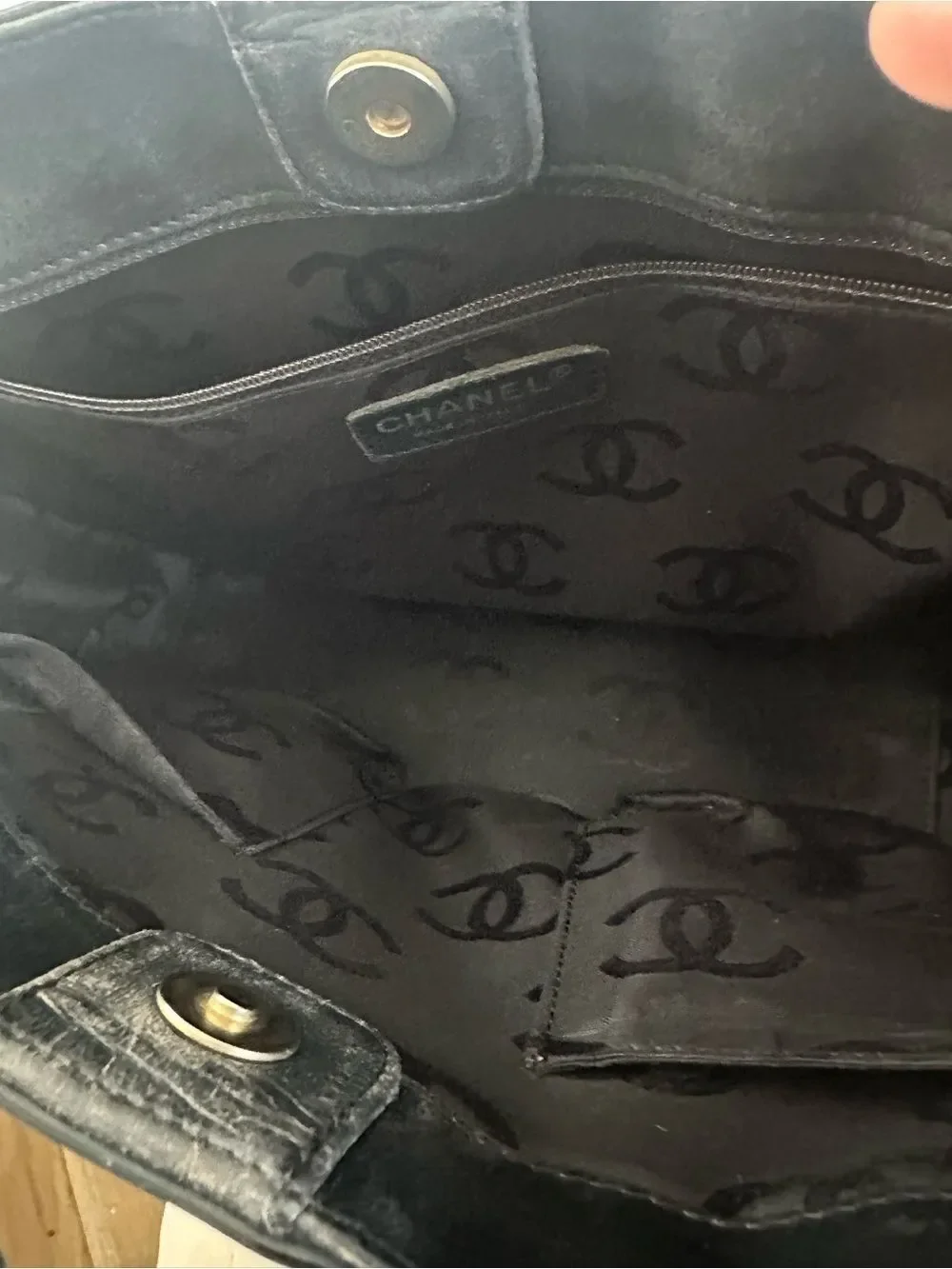 CHANEL classic shoulder